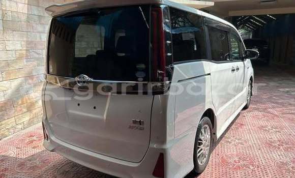 Buy Used 2020 Toyota Noah in Dhaka, Dhaka Buy Used 2020 Toyota Noah in Dhaka, Dhaka