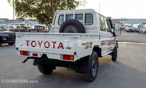 কেনা আমদানি Toyota Land Cruiser White গাড়ী মধ্যে ইম্পোর্ট - দুবাই মধ্যে Bandarban কেনা আমদানি Toyota Land Cruiser White গাড়ী মধ্যে ইম্পোর্ট - দুবাই মধ্যে Bandarban
