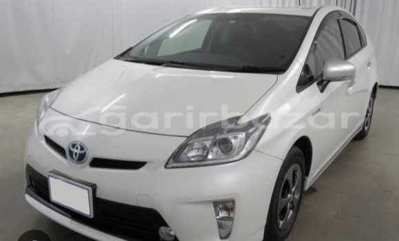 Buy Used 2014 Toyota prius in Dhaka, Dhaka Buy Used 2014 Toyota prius in Dhaka, Dhaka