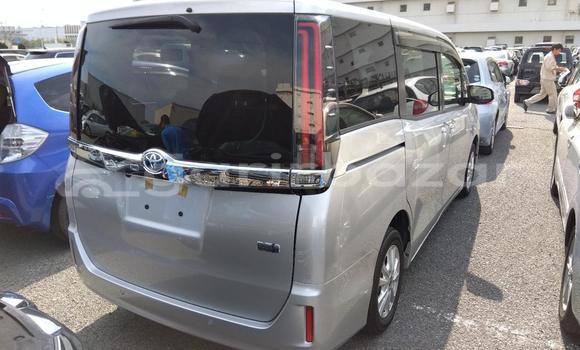 Buy New 2021 Toyota Noah in Dhaka, Dhaka Buy New 2021 Toyota Noah in Dhaka, Dhaka