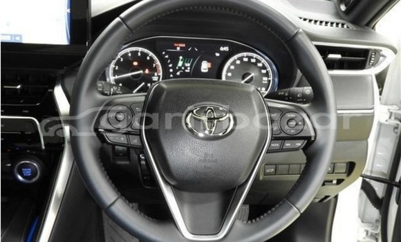 Buy Import 2020 Toyota Harrier non hybrid z leather 2020 in Dhaka, Dhaka Buy Import 2020 Toyota Harrier non hybrid z leather 2020 in Dhaka, Dhaka