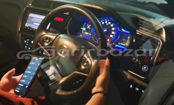 Buy Used 2014 Honda Grace in Dhaka, Dhaka Buy Used 2014 Honda Grace in Dhaka, Dhaka