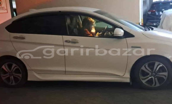 Buy Used 2015 Honda Grace in Dhaka, Dhaka Buy Used 2015 Honda Grace in Dhaka, Dhaka