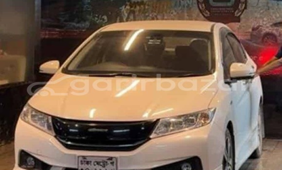 Buy Used 2015 Honda Grace in Dhaka, Dhaka Buy Used 2015 Honda Grace in Dhaka, Dhaka