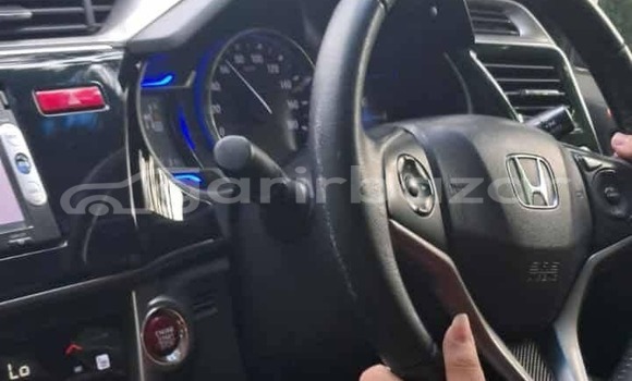 Buy Used 2015 Honda Grace in Dhaka, Dhaka Buy Used 2015 Honda Grace in Dhaka, Dhaka