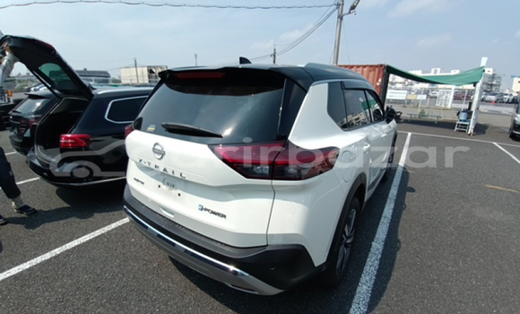 কেনা আমদানি Nissan X-Trail White গাড়ী মধ্যে ঢাকা মধ্যে Dhaka