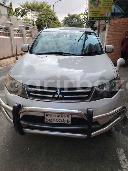 Big with watermark mitsubishi outlandar with 7 seater 2011 dhaka dhaka 74558
