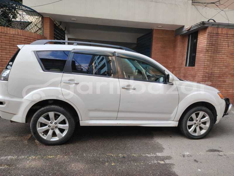 Big with watermark mitsubishi outlandar with 7 seater 2011 dhaka dhaka 74558
