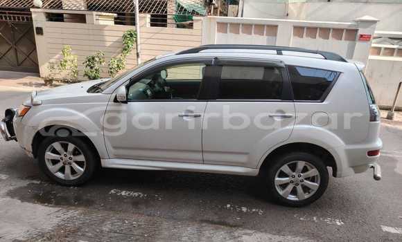 Buy Used 2016 Mitsubishi Outlandar with 7 seater 2011 in Dhaka, Dhaka Buy Used 2016 Mitsubishi Outlandar with 7 seater 2011 in Dhaka, Dhaka