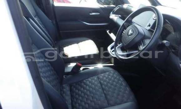 কিনুন ব্যবহৃত Toyota গাড়ী কিনুন ব্যবহৃত Toyota গাড়ী