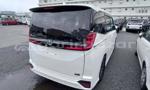 Buy Used 2020 Toyota Noah in Dhaka, Dhaka Buy Used 2020 Toyota Noah in Dhaka, Dhaka