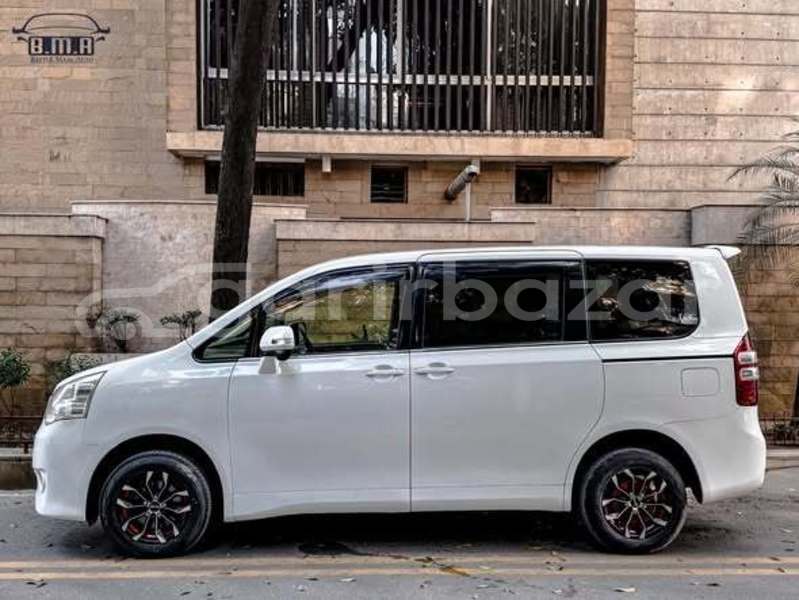 Big with watermark toyota noah dhaka dhaka 74594