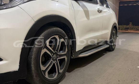 Buy Used 2015 Honda Vezel in Dhaka, Dhaka Buy Used 2015 Honda Vezel in Dhaka, Dhaka