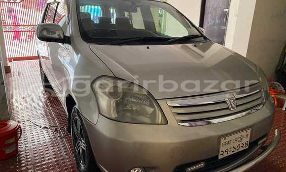 কেনা ব্যবহৃত Toyota Raum Beige গাড়ী মধ্যে ঢাকা মধ্যে Dhaka