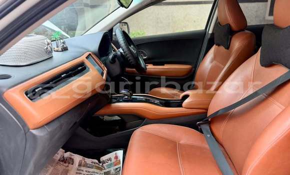 Buy Used 2014 Honda Vezel in Dhaka, Dhaka Buy Used 2014 Honda Vezel in Dhaka, Dhaka