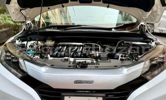 Buy Used 2014 Honda Vezel in Dhaka, Dhaka Buy Used 2014 Honda Vezel in Dhaka, Dhaka