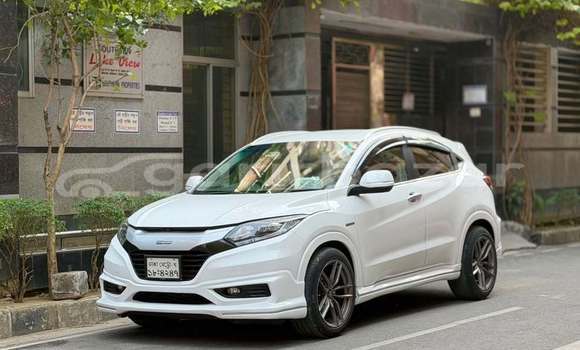 Buy Used 2014 Honda Vezel in Dhaka, Dhaka Buy Used 2014 Honda Vezel in Dhaka, Dhaka