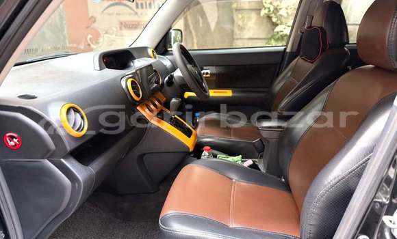 কিনুন ব্যবহৃত Toyota গাড়ী কিনুন ব্যবহৃত Toyota গাড়ী