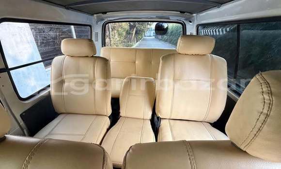 কিনুন ব্যবহৃত Toyota গাড়ী কিনুন ব্যবহৃত Toyota গাড়ী