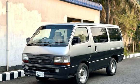 কিনুন ব্যবহৃত Toyota গাড়ী কিনুন ব্যবহৃত Toyota গাড়ী