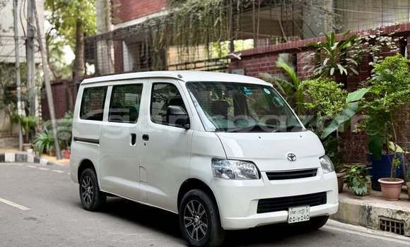 কেনা ব্যবহৃত Toyota TownAce White গাড়ী মধ্যে ঢাকা মধ্যে Dhaka