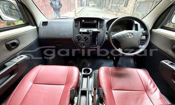 কিনুন ব্যবহৃত Toyota গাড়ী কিনুন ব্যবহৃত Toyota গাড়ী