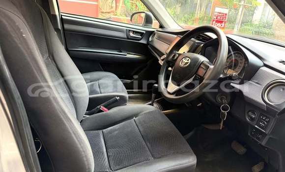 কিনুন ব্যবহৃত Toyota গাড়ী কিনুন ব্যবহৃত Toyota গাড়ী