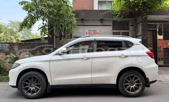 কেনা ব্যবহৃত Haval H2 White গাড়ী মধ্যে ঢাকা মধ্যে Dhaka