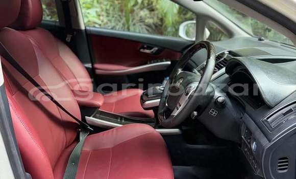 কিনুন ব্যবহৃত Toyota গাড়ী কিনুন ব্যবহৃত Toyota গাড়ী