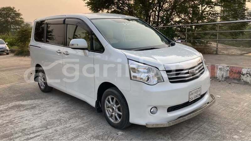 Big with watermark toyota x noah dhaka dhaka 74642