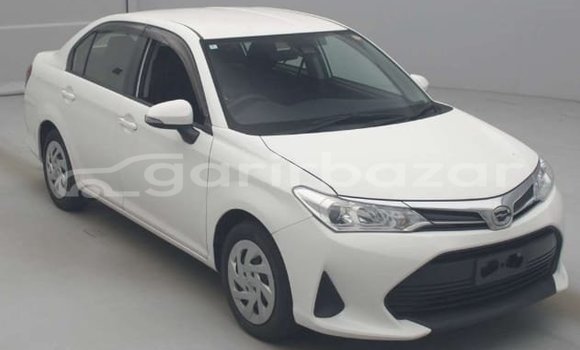 কেনা ব্যবহৃত Toyota Axio White গাড়ী মধ্যে ঢাকা মধ্যে Dhaka