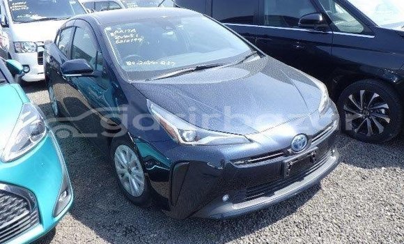 কেনা ব্যবহৃত Toyota prius Black গাড়ী মধ্যে ঢাকা মধ্যে Dhaka