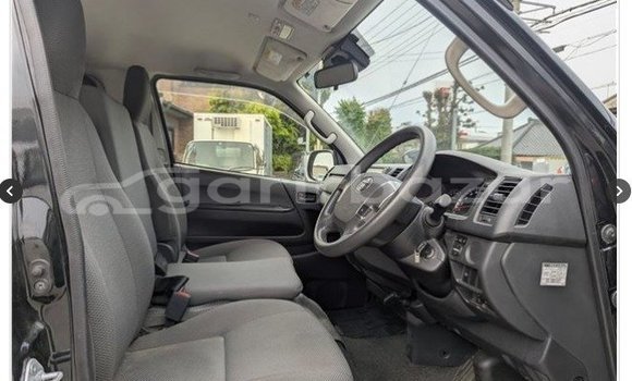 Buy Used 2020 Toyota Hiace in Dhaka, Dhaka Buy Used 2020 Toyota Hiace in Dhaka, Dhaka