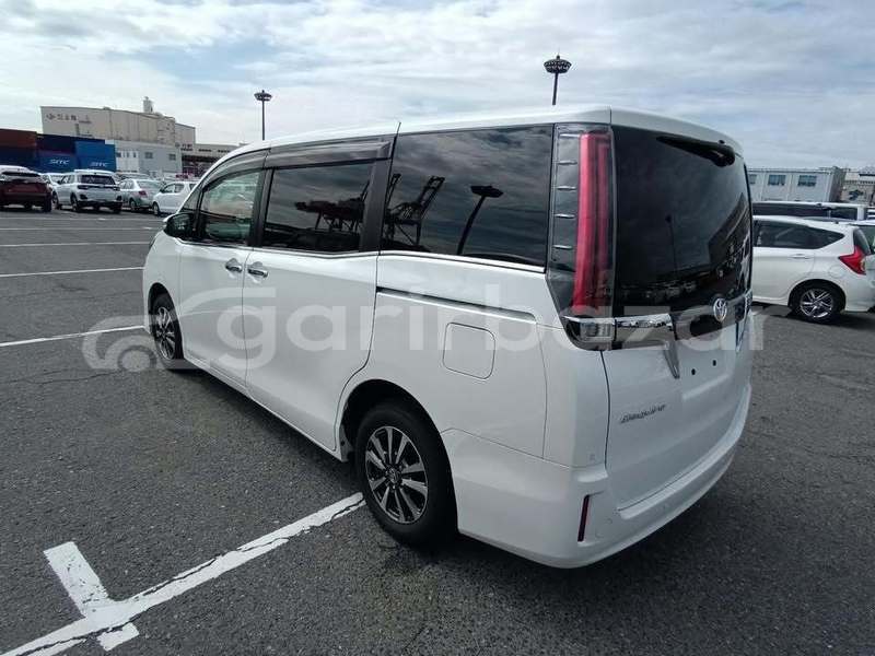 Big with watermark toyota esquire dhaka dhaka 74662