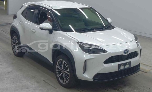 কেনা ব্যবহৃত Toyota Yaris cross White গাড়ী মধ্যে ঢাকা মধ্যে Dhaka