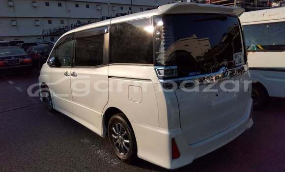 কেনা ব্যবহৃত Toyota Voxy White গাড়ী মধ্যে ঢাকা মধ্যে Dhaka কেনা ব্যবহৃত Toyota Voxy White গাড়ী মধ্যে ঢাকা মধ্যে Dhaka