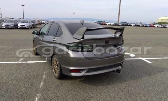 Buy Used 2019 Honda Grace in Dhaka, Dhaka Buy Used 2019 Honda Grace in Dhaka, Dhaka