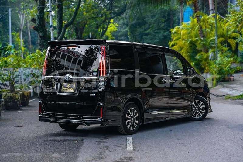 Big with watermark toyota esquire dhaka dhaka 74705