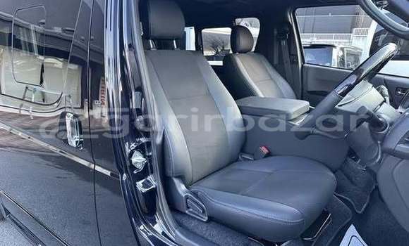 কিনুন ব্যবহৃত Toyota গাড়ী কিনুন ব্যবহৃত Toyota গাড়ী