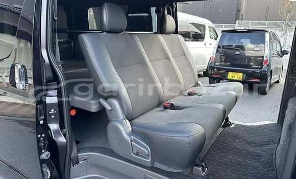 কিনুন ব্যবহৃত Toyota গাড়ী কিনুন ব্যবহৃত Toyota গাড়ী