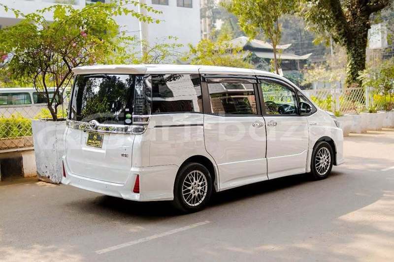 Big with watermark toyota voxy dhaka dhaka 74729
