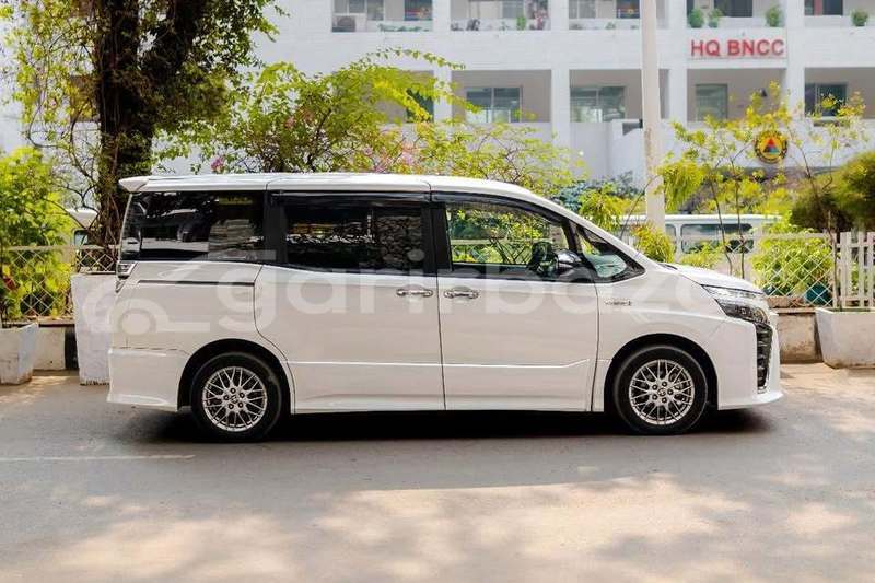 Big with watermark toyota voxy dhaka dhaka 74729