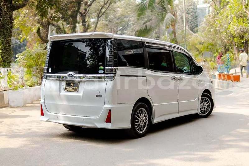 Big with watermark toyota voxy dhaka dhaka 74729