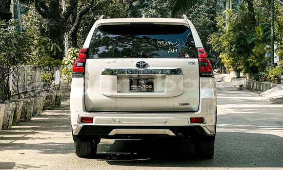 Buy Used 2021 Toyota land cruiser-prado in Dhaka, Dhaka Buy Used 2021 Toyota land cruiser-prado in Dhaka, Dhaka