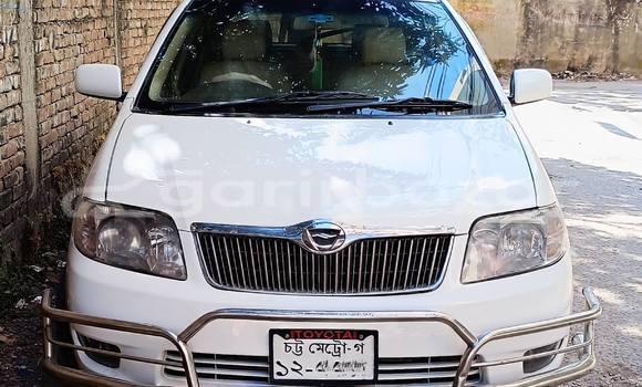 কেনা ব্যবহৃত Toyota corolla x fielder White গাড়ী মধ্যে ঢাকা মধ্যে Dhaka