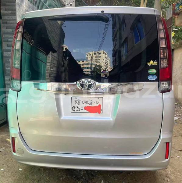 Big with watermark toyota noah dhaka dhaka 74761