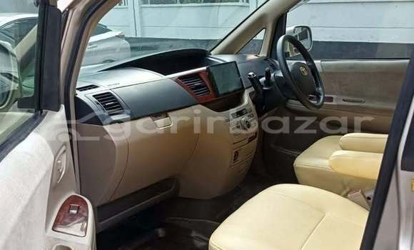 Buy Used 2005 Toyota X Noah in Dhaka, Dhaka Buy Used 2005 Toyota X Noah in Dhaka, Dhaka