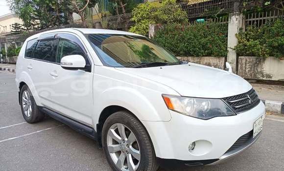 Buy Used 2011 Mitsubishi outlandar in Dhaka, Dhaka