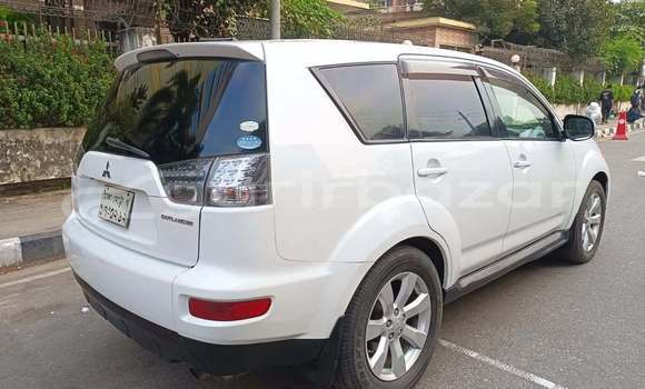 Buy Used 2011 Mitsubishi outlandar in Dhaka, Dhaka Buy Used 2011 Mitsubishi outlandar in Dhaka, Dhaka