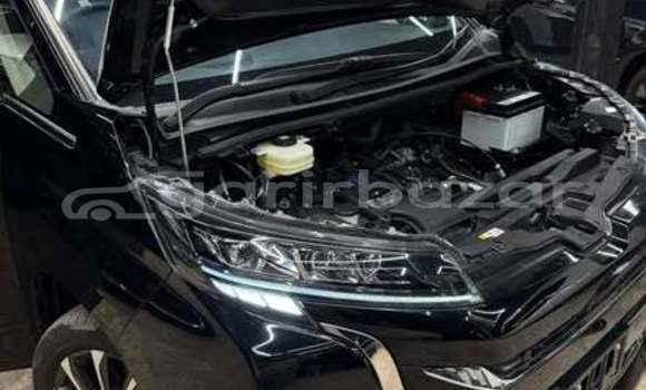 Buy Used 2021 Toyota Noah in Dhaka, Dhaka Buy Used 2021 Toyota Noah in Dhaka, Dhaka